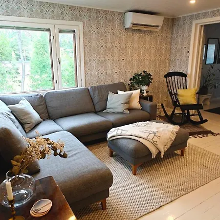 Villa Omakotitalo Pihasaunalla Laehellae Asuntomessuja, *